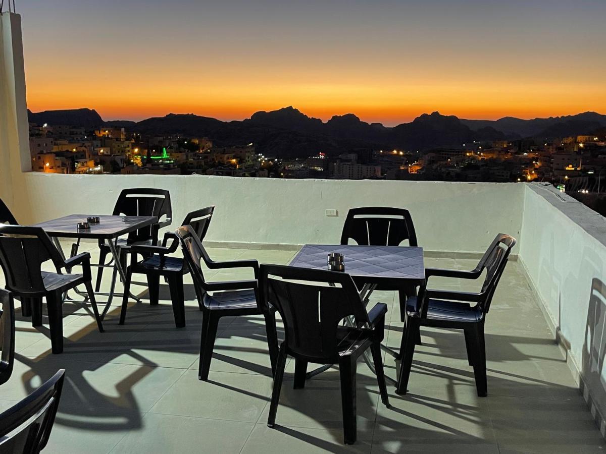 Petra Heart Hotel Wadi Musa Exterior photo